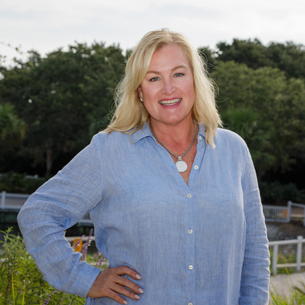 Lisa Raess, Sales Associate, Realtor ®